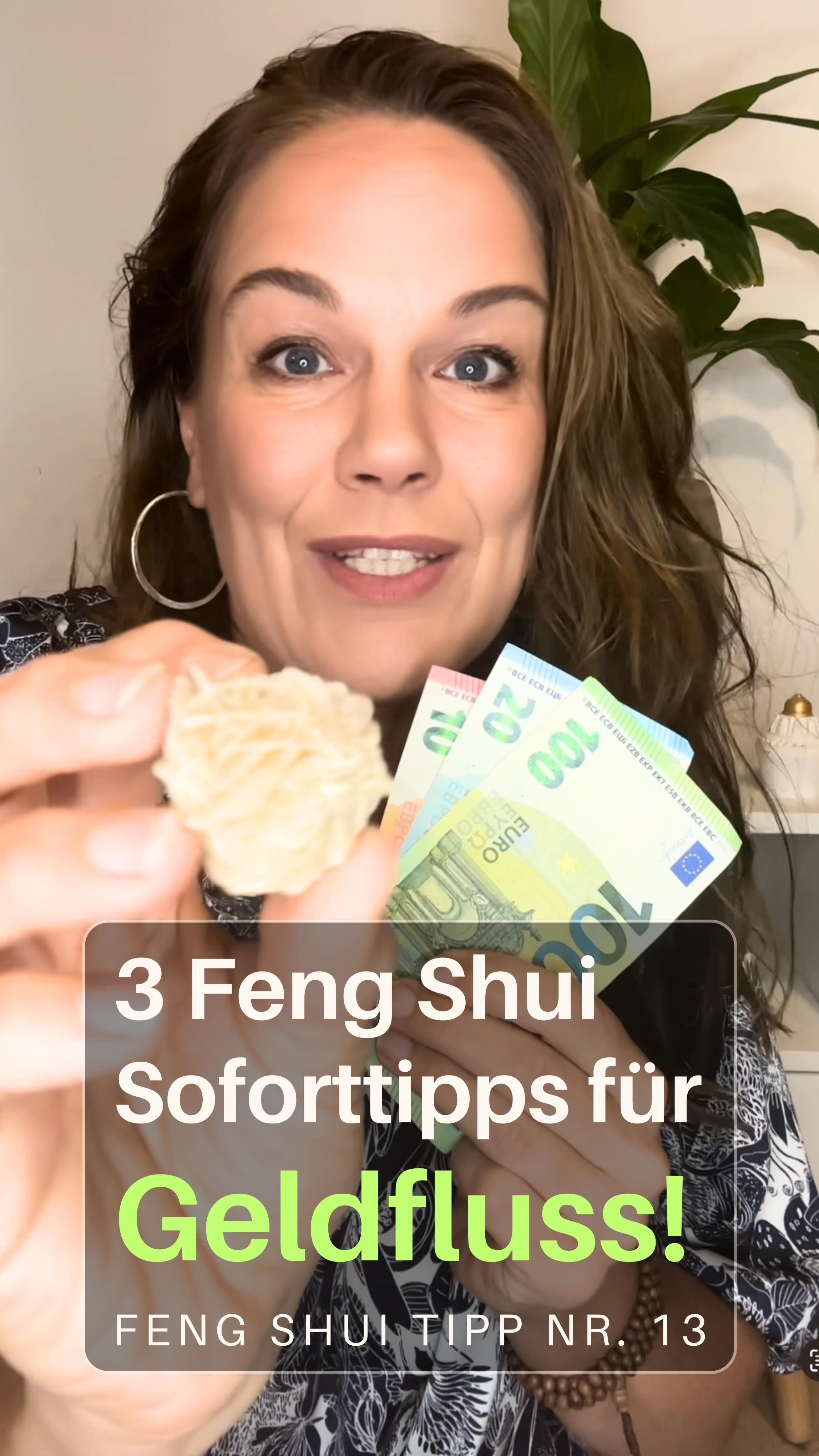 💰🌿✨ 3 Feng Shui Soforttipps für mehr Geldfluss in deinem Leben
Du willst, dass dein finanzieller Flow endlich in Gang kommt? Dann starte genau dort, wo das Chi ins Haus kommt – und aktiviere gezielt deine Reichtumsenergie. Hier kommen 3 einfache, aber extrem wirksame Feng Shui Schritte, die du sofort umsetzen kannst:

🔑 1. Den Eingangsbereich aufräumen & frei halten
Der Eingang ist im Feng Shui der „Mund des Qi“. Wenn hier Chaos, Schuhe, Taschen oder alte Post im Weg stehen, kann die Lebensenergie nicht frei ins Zuhause fließen – und damit auch nicht ins Finanzleben.
💡 Halte diesen Bereich sauber, hell, ordentlich und einladend. Eine schöne Fußmatte, frische Blumen oder ein Lichtobjekt sorgen zusätzlich für einen kraftvollen Empfang.

📦 2. Die Reichtumszone im Südosten aufräumen
Der Südosten steht im klassischen Feng Shui für Reichtum, Fülle und finanzielles Wachstum. Wenn hier Gerümpel, kaputte Dinge oder abgestellte Kisten stehen, blockiert das den Geldfluss energetisch.
💡 Räume alles aus, was hier nicht hingehört. Putze, lüfte – und achte darauf, dass dieser Bereich offen, gepflegt und bewusst gestaltet ist.

🔮 3. Die Reichtumszone aktivieren
Wenn der Südosten sauber ist, kommt der magische Teil: Du kannst ihn jetzt energetisch „anschalten“!
💡 Super Aktivierer sind z. B.:
– Keramik oder Tonobjekte (Erdelement)
– Bergkristall oder Amethyst (für Klarheit & Fülle)
– Pflanzen mit runden, satten Blättern (für Wachstum)
– oder ein Symbol für Reichtum, das dich persönlich anspricht (z. B. eine goldene Schale oder eine Fülle-Vase)

✨ Wichtig ist, dass du mit Bewusstsein gestaltest – nicht, weil du musst, sondern weil du Raum für Reichtum schaffen willst. Das Universum liebt klare Signale.

📍 Mehr Tipps für deinen Feng Shui Geldfluss findest du auf
www.fengshui-welt.de

#fengshui #geldflussaktivieren #geldanziehen #manifestation #reichtumanziehen #moneyenergy #fülleleben #fengshuitipps #klarheitzuhause #südostenaktivieren