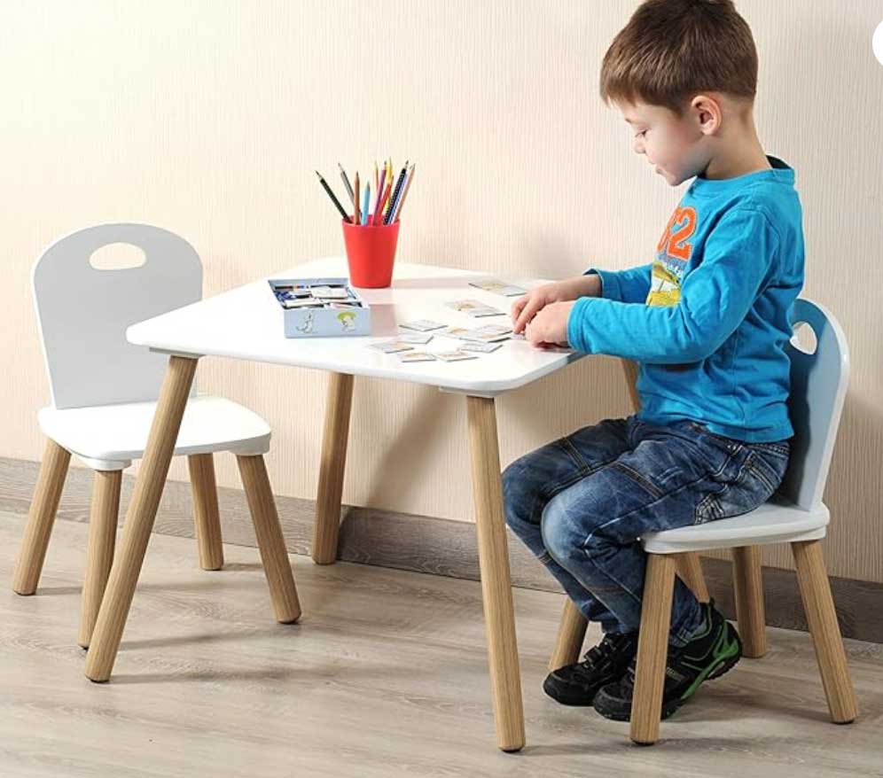 Feng Shui Kinderzimmer Tisch und Stühle